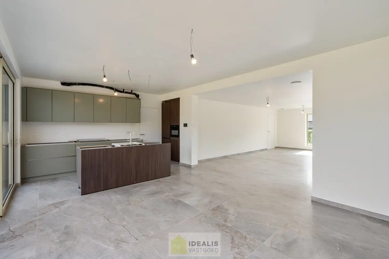 Schitterend volledig vernieuwde woning met 3 ruime slaapkamers foto 18