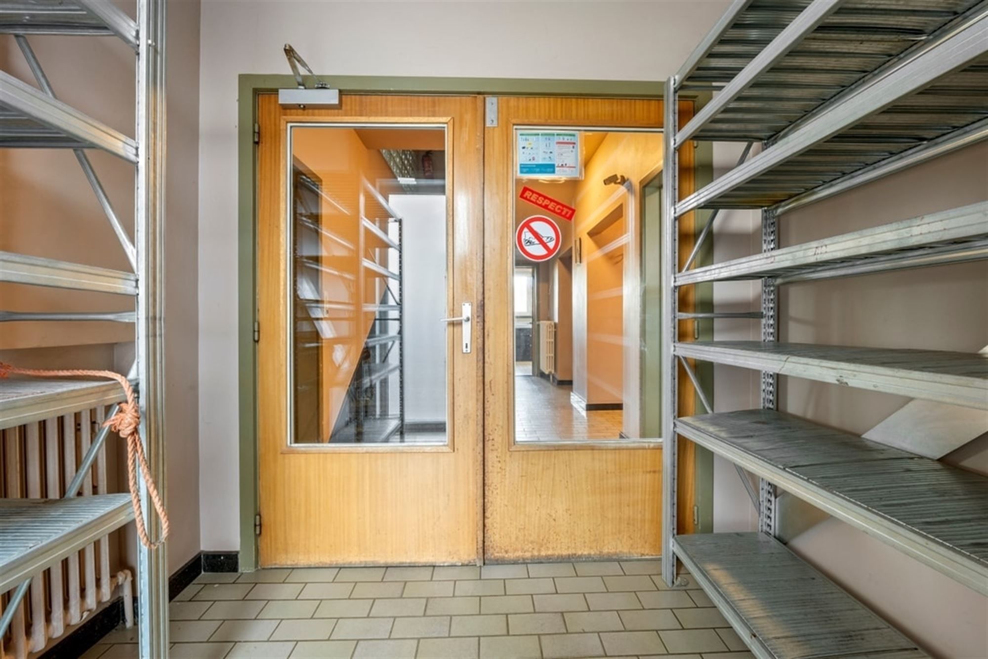 VERGUND GEMEENSCHAPSHUIS MET 15 INDIVIDUELE KAMERS foto 59