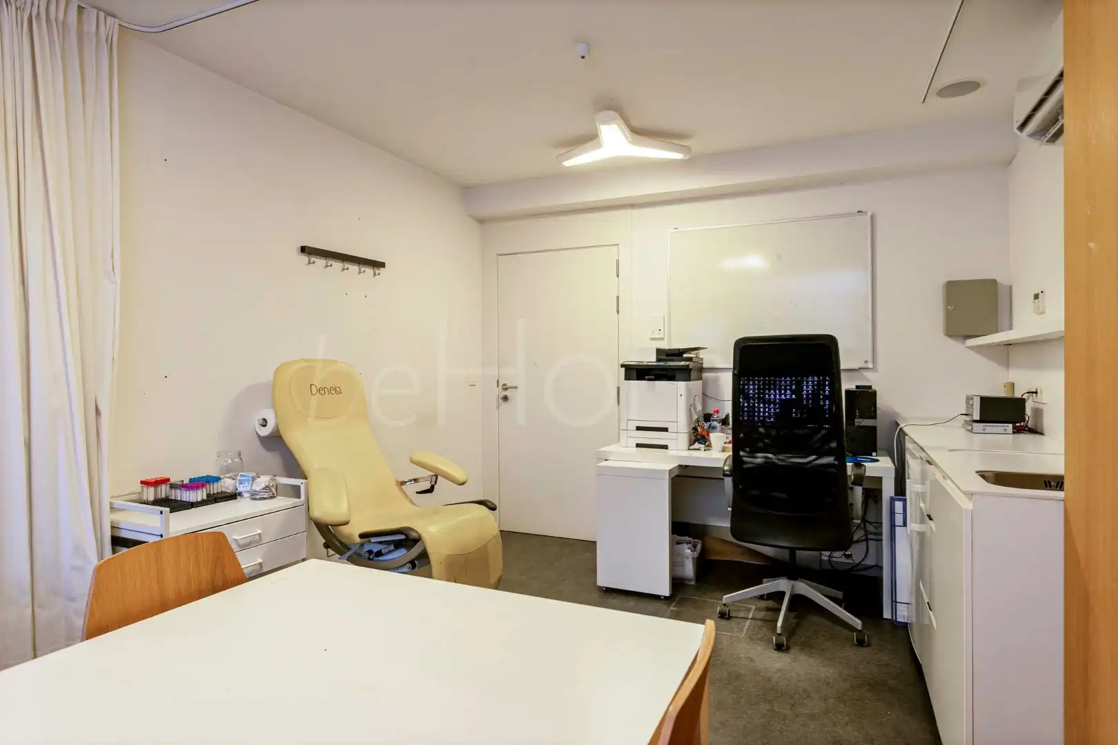 Exclusieve praktijkruimte met drie consultatieruimtes in het centrum van Merchtem foto 18