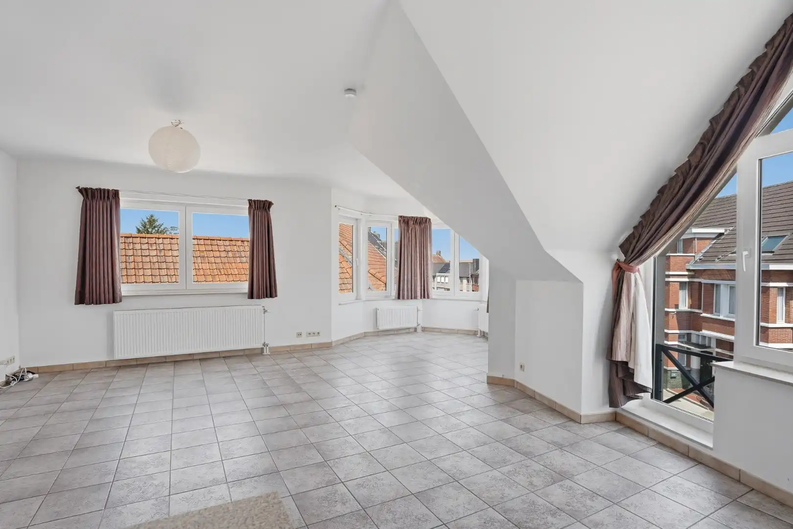 Instapklaar appartement met 2 slaapkamers te Eernegem foto {{pictureIndex}}