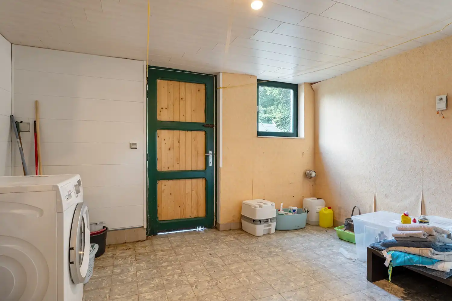 Rustig gelegen halfopen woning met 5 kamers in het centrum van Genk foto 25