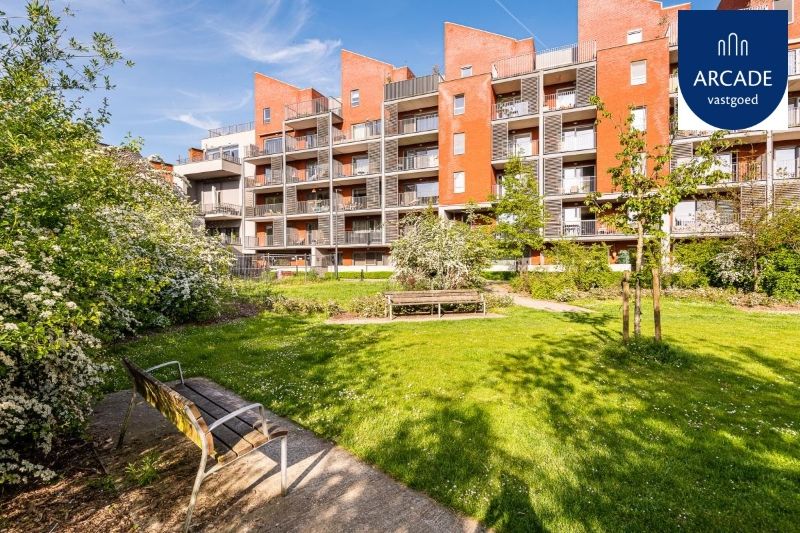 Leuk rustig gelegen appartement met terras in DOK NOORD foto {{pictureIndex}}