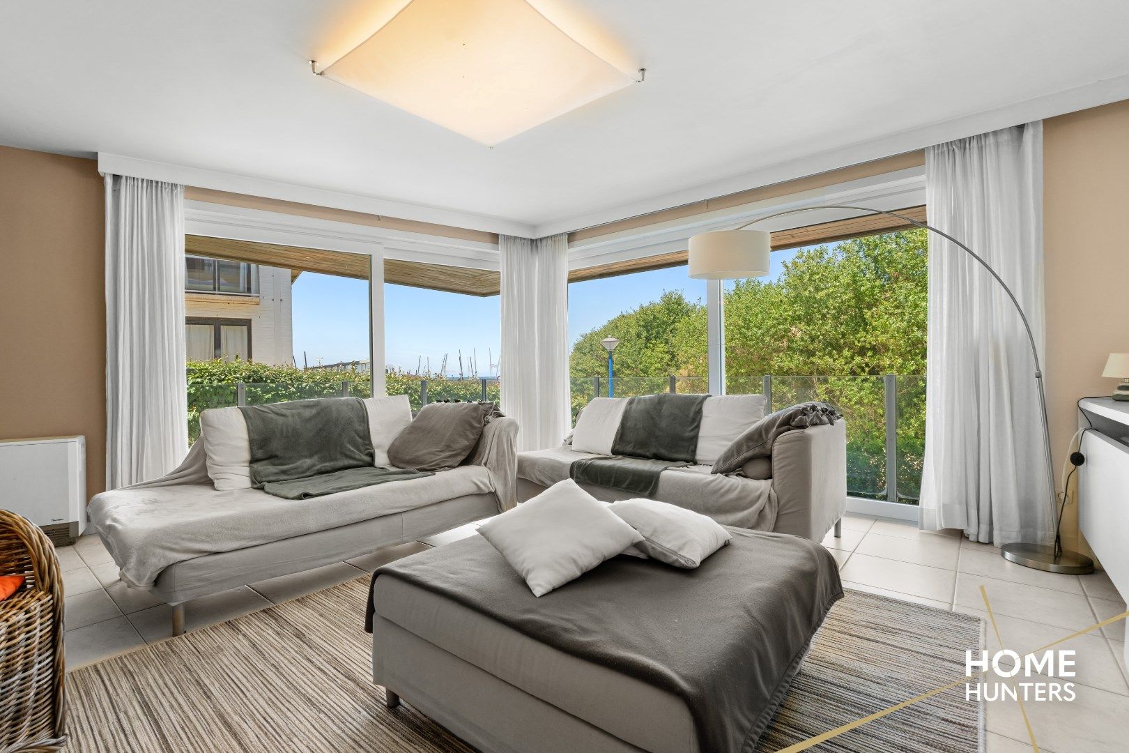 Uniek 2 slaapkamer appartement met zicht op zee en duinen foto 9