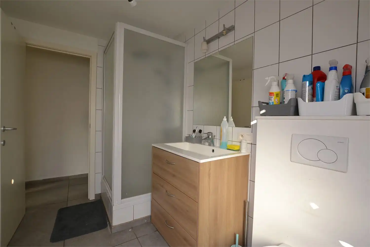 RUSTIG GELEGEN DUPLEXAPPARTEMENT MET 3 SLAAPKAMERS, TERRAS, GARAGE EN AUTOSTAANPLAATS foto 12