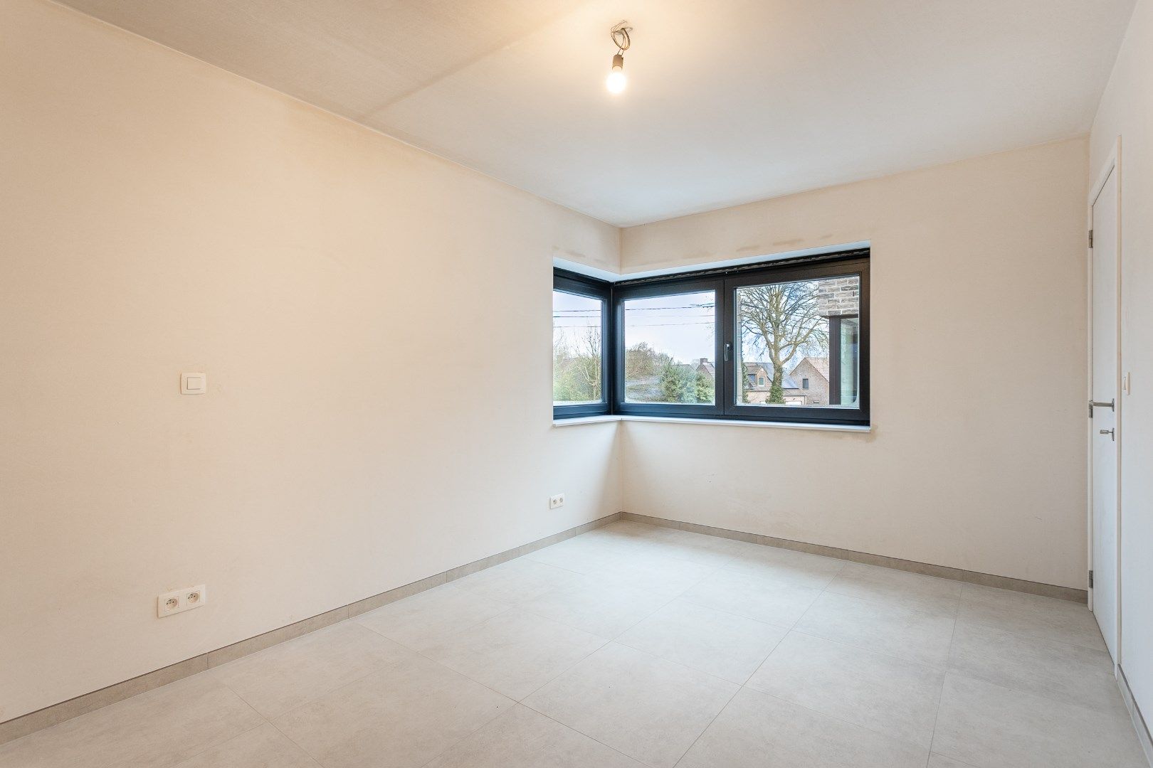 Duplex 3 slpk, terras en 2 autostaanplaatsen foto 14