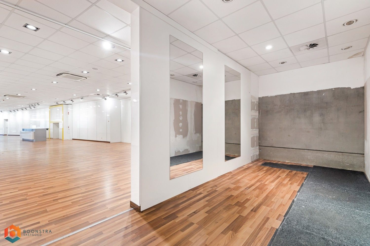 Ruim handelsgelijkvloers op een uitstekende locatie te Heist-op-den-Berg foto 13