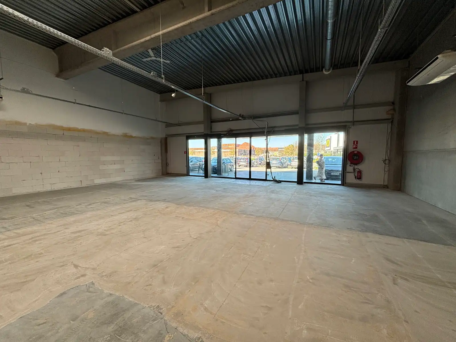 Commerciële ruimte te huur foto 4