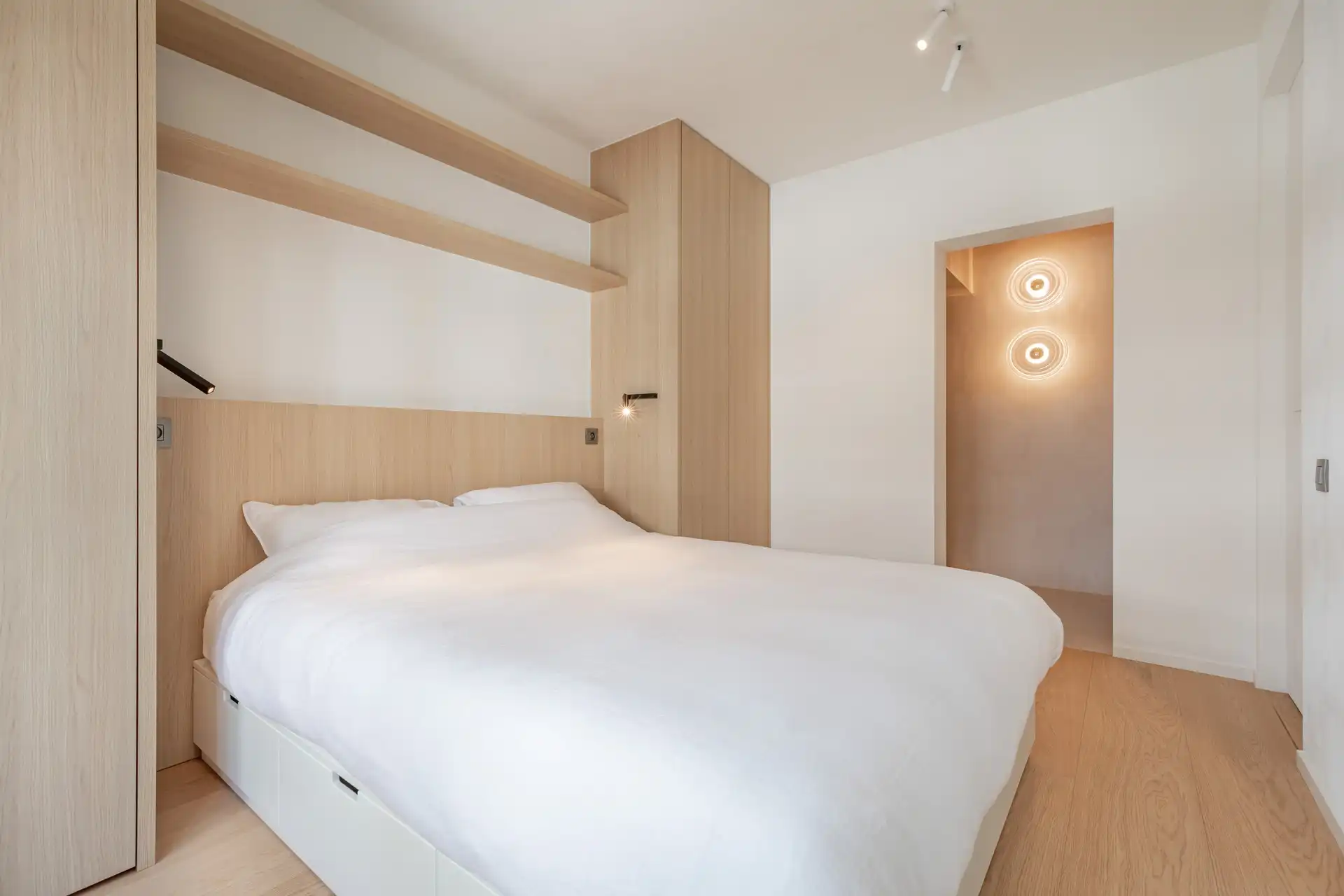 Prachtig gerenoveerd appartement in villaresidentie te Duinbergen foto 19