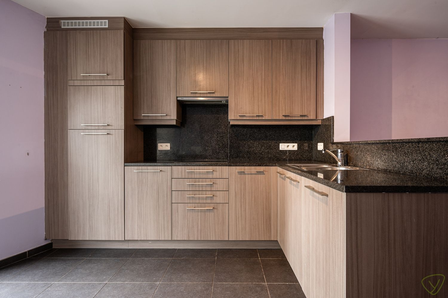 Sfeervol appartement te huur in het hart van Eeklo foto 5