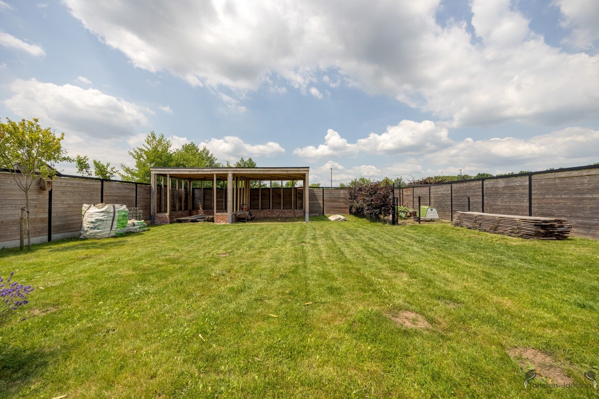 Recente woning met 3 slaapkamers op 482 m² foto 18