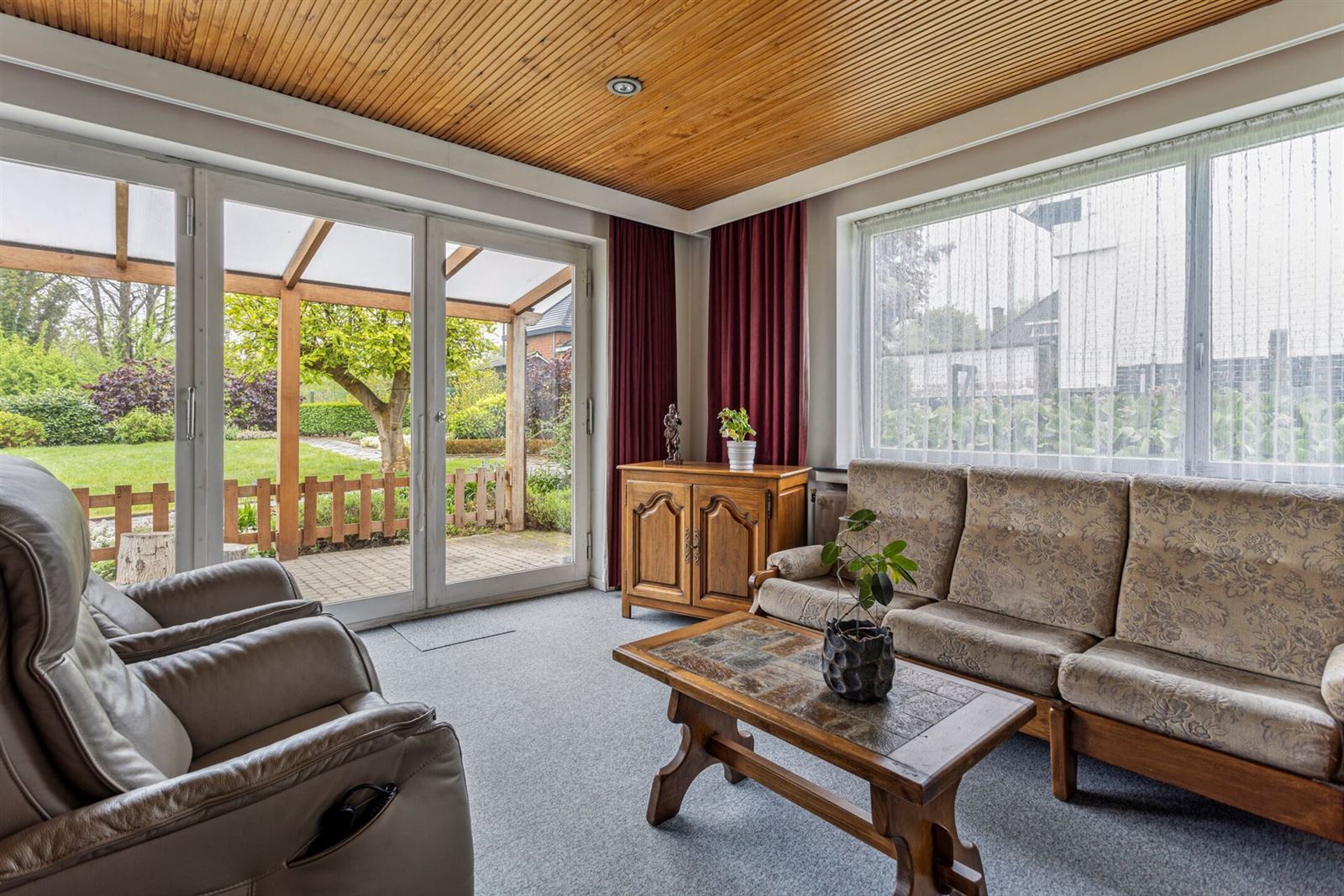 Bungalow met 4 ruime slaapkamers en mooie tuin  foto 8