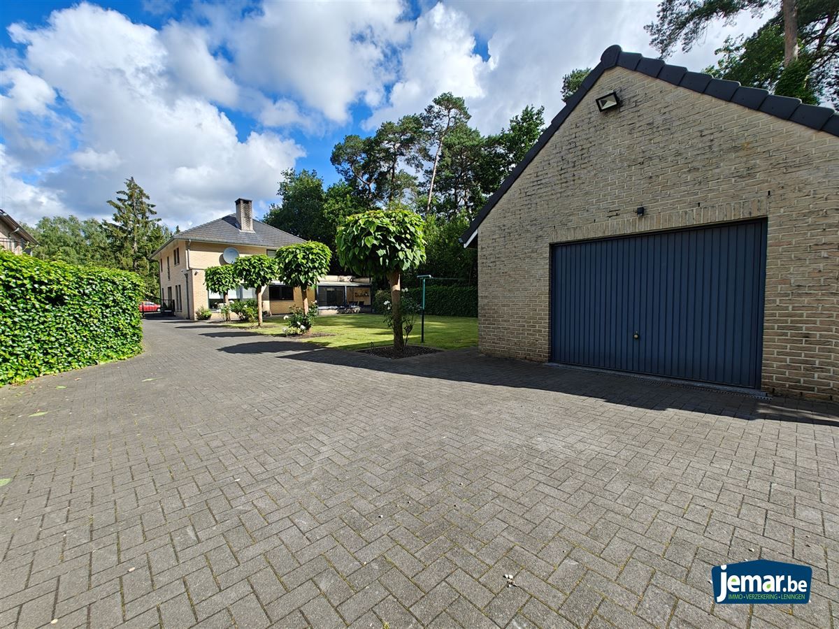 Woning met 5 slaapkamers, 2 badkamers en een inpandige garage op een top locatie   foto 25