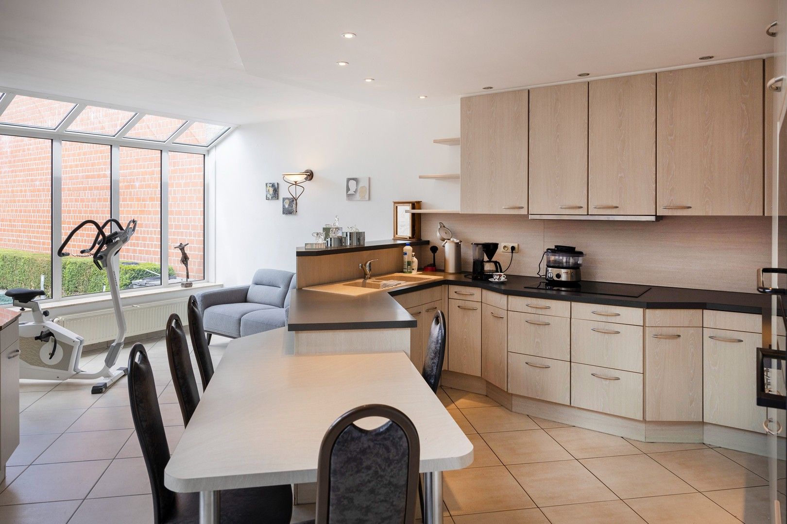 Werken en wonen onder één dak. Hier kan dit ! foto 3