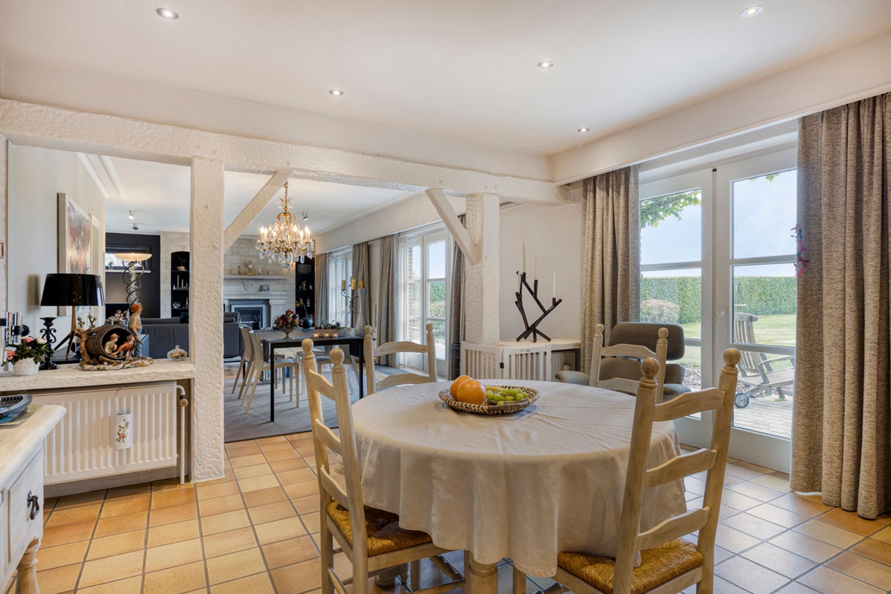 Exclusieve villa met grote loodsen combineer werken en wonen foto 11
