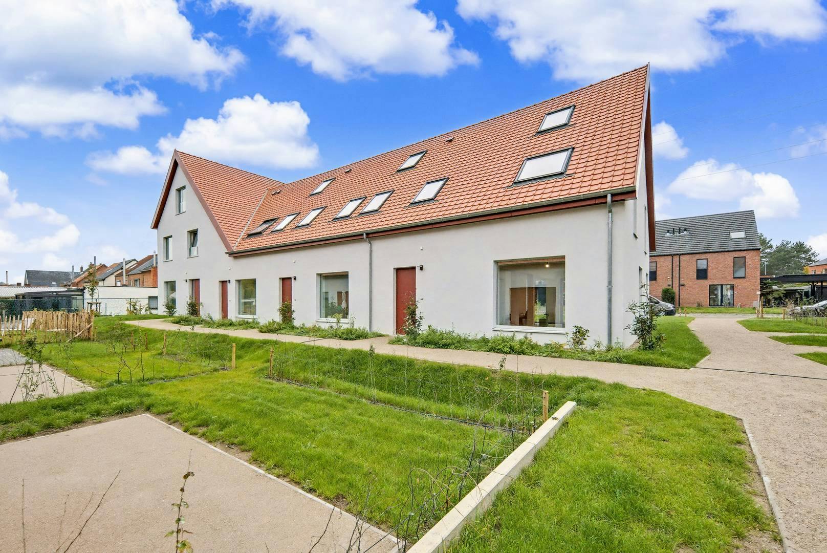 Unieke woning met 2 slaapkamers te Hasselt foto {{pictureIndex}}