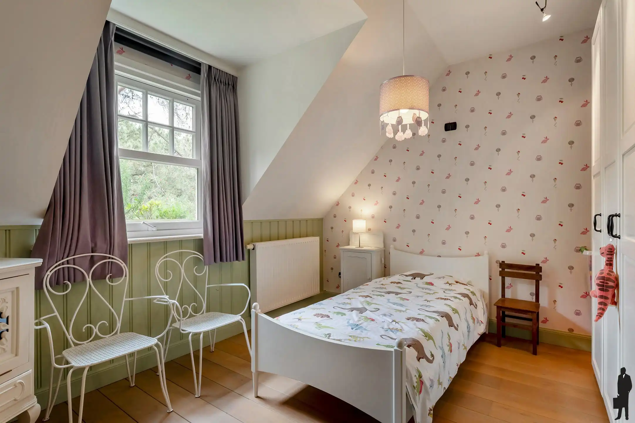 Exclusieve en uniek gelegen Engelse cottagevilla met orangerie, zwembad en aanpalende bouwgrond op ca. 1,1 ha in bosrijke omgeving. foto 13