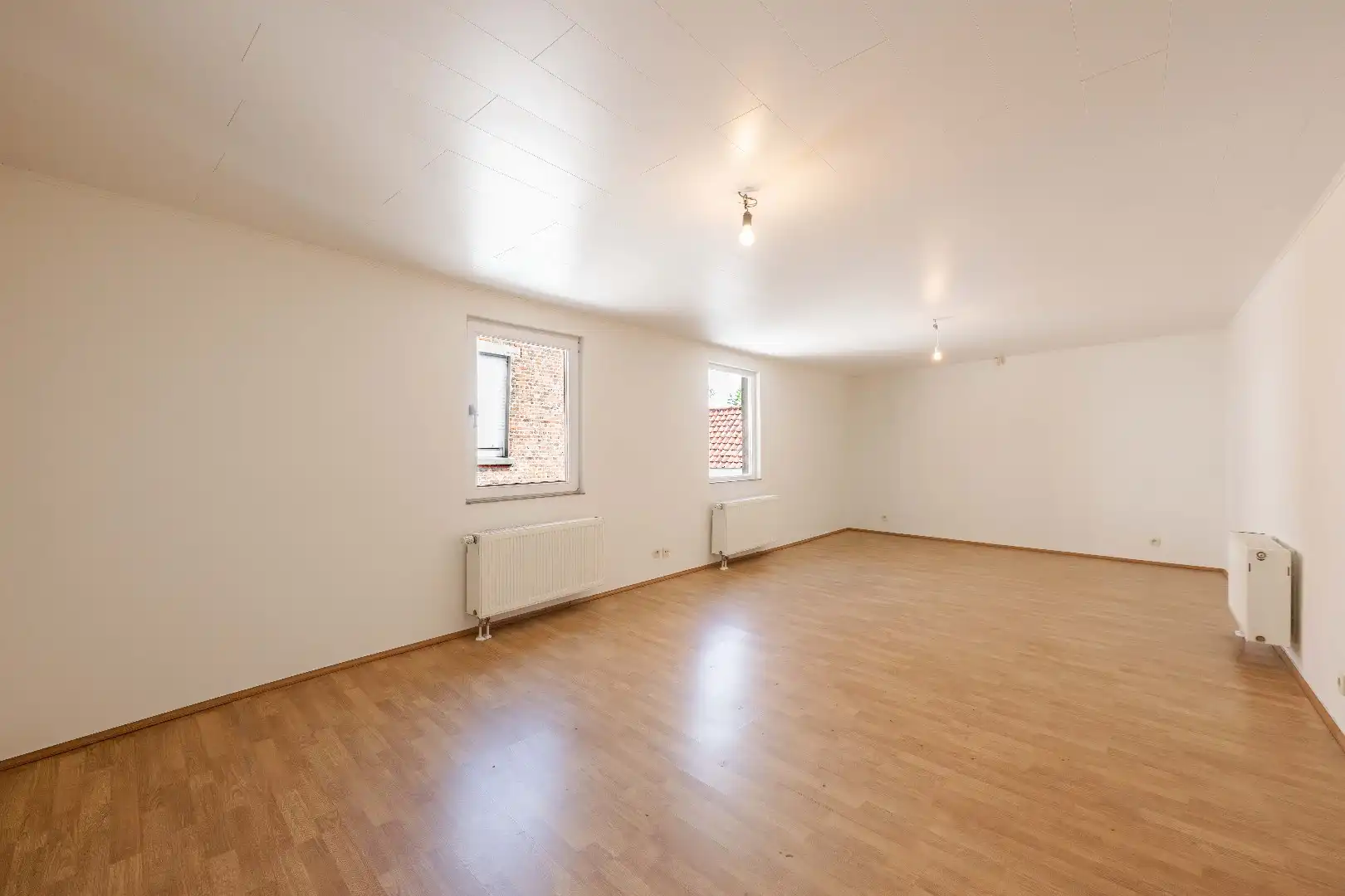 CENTRAAL GELEGEN INSTAPKLARE WONING foto 11