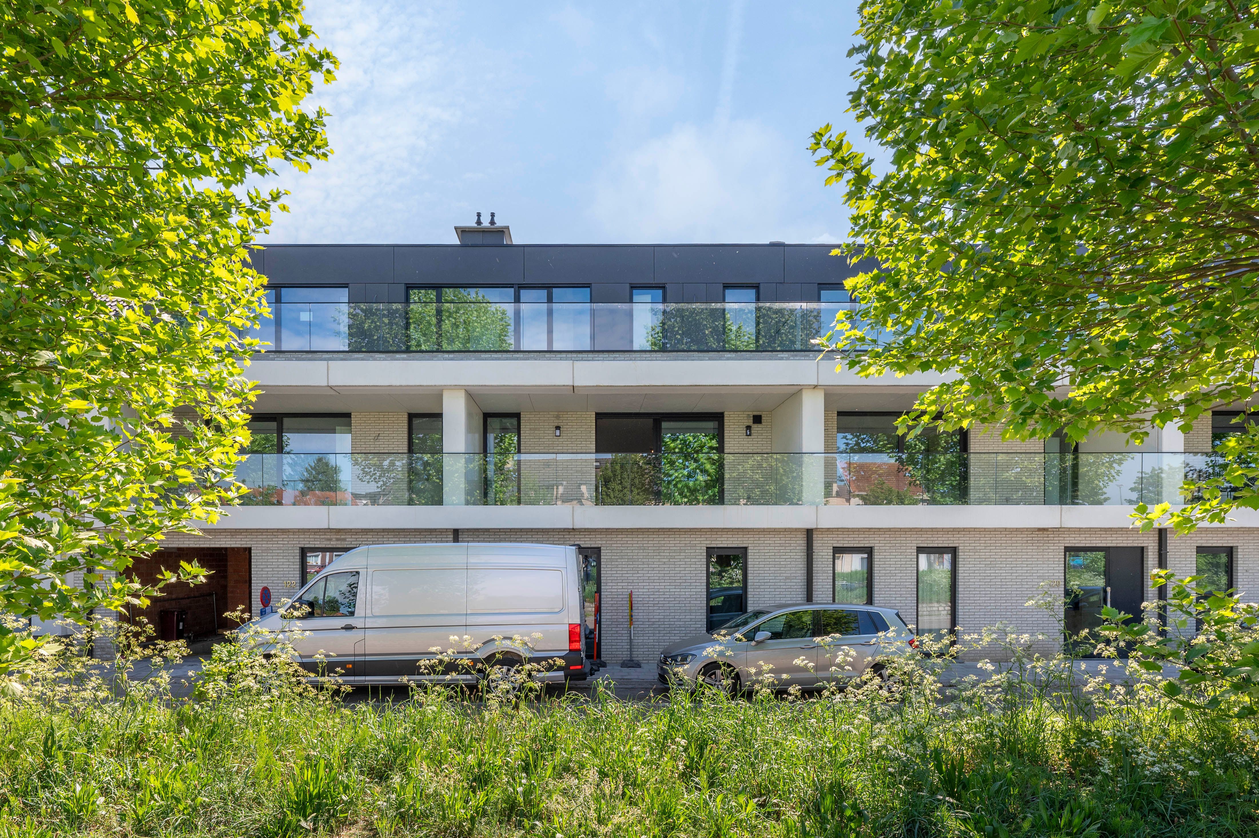 Stijlvol nieuwbouwappartement met uniek zicht op de Vaart van Schoten. foto 17