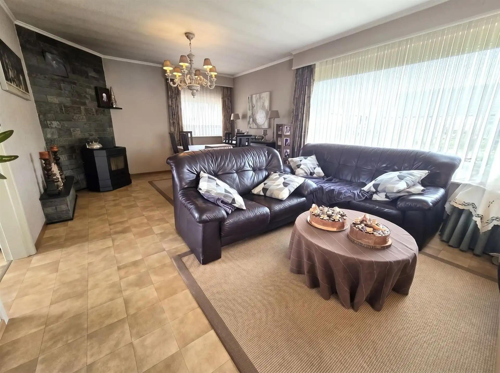 Zeer rustig gelegen woning met 3 slpk op een mooi perceel nabij de dorpskern van Hulshout foto 3