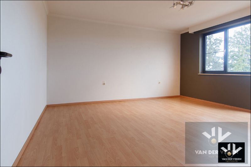 Ruim en zeer goed onderhouden triplex met veel mogelijkheden op goed bereikbare locatie in het gezellige Diepenbeek foto 21