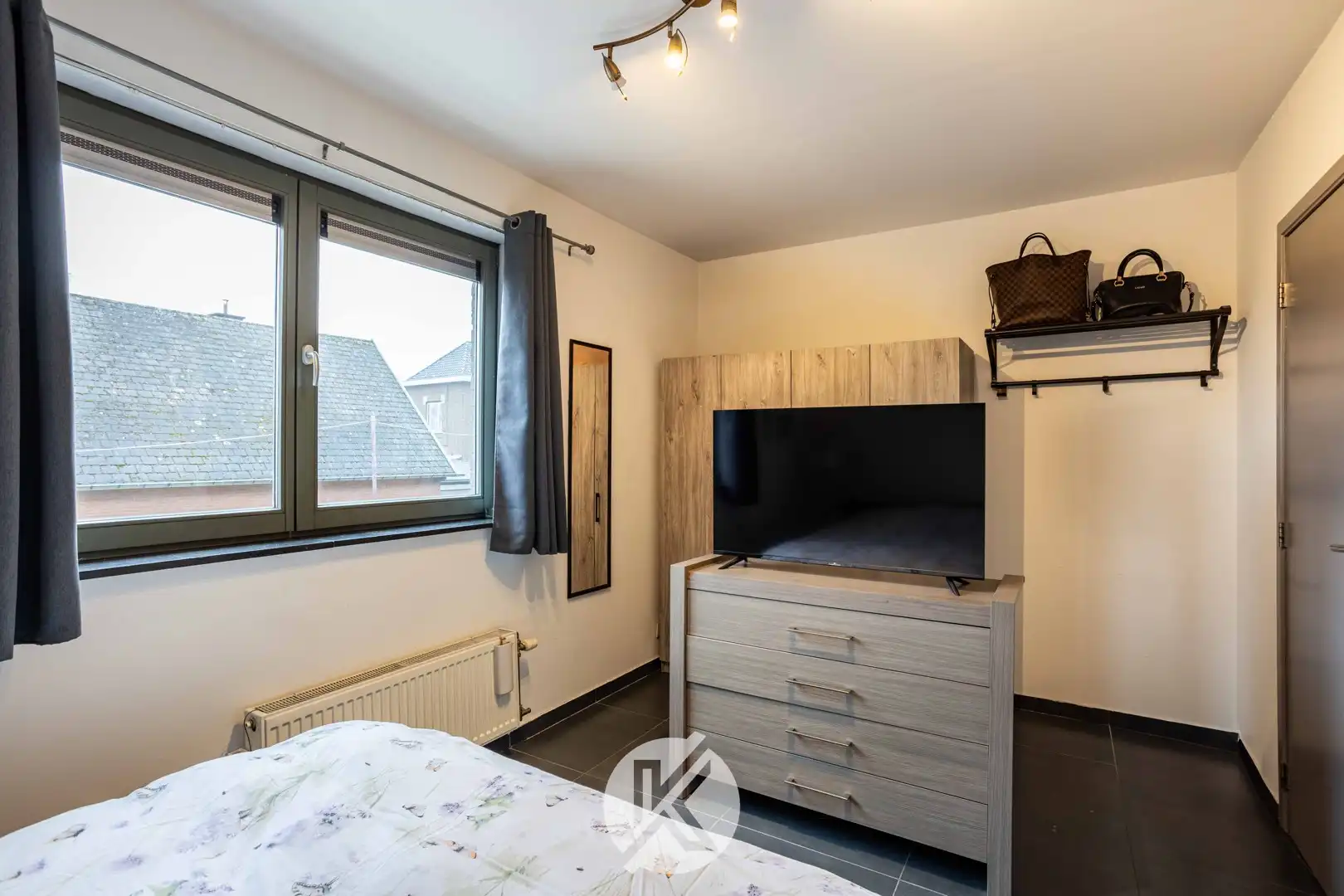 Stijlvol appartement met twee slaapkamers en staanplaats foto 9