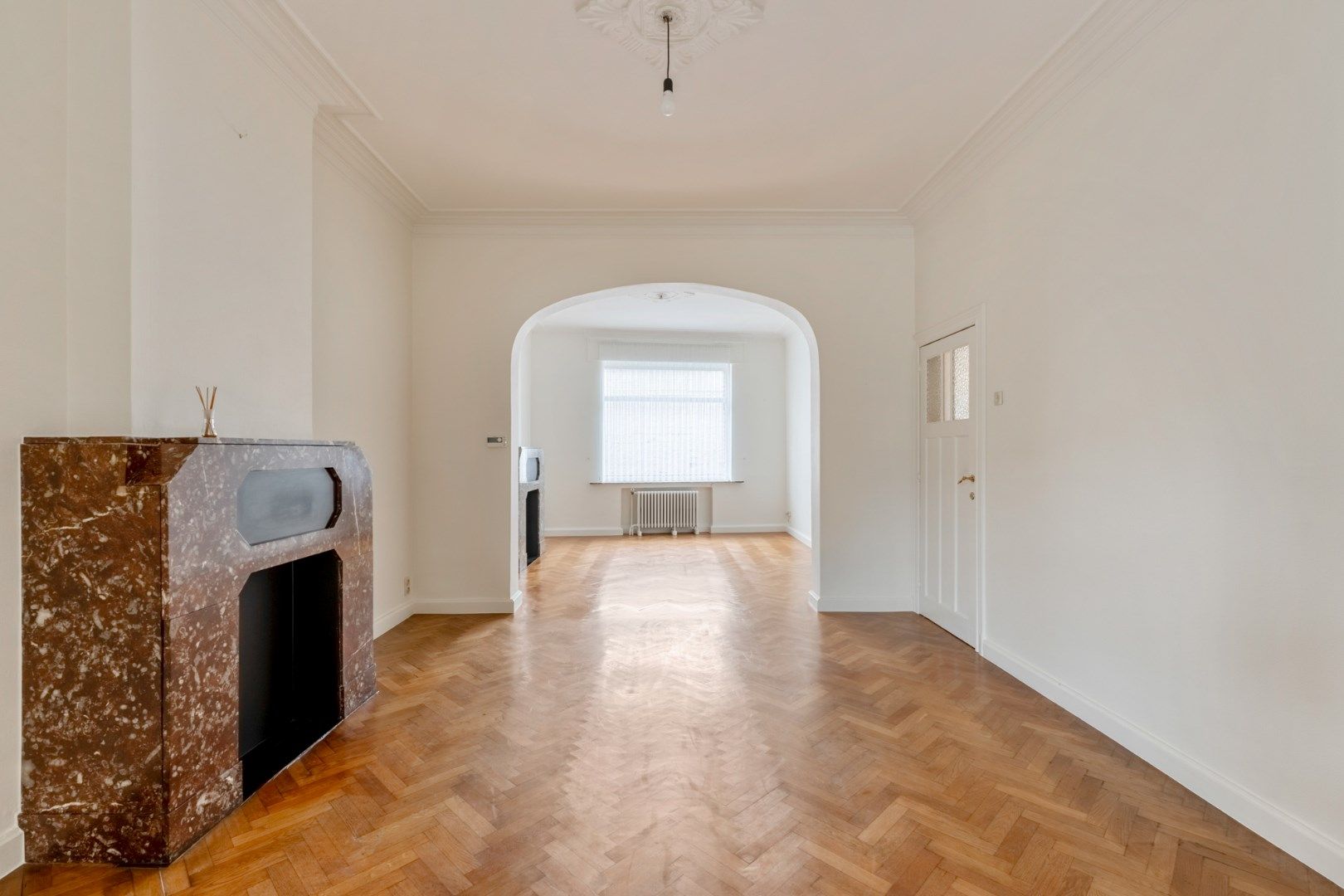 Prachtig herenhuis met 4 slaapkamers, tuin en dubbele garage in Tongeren centrum foto 8