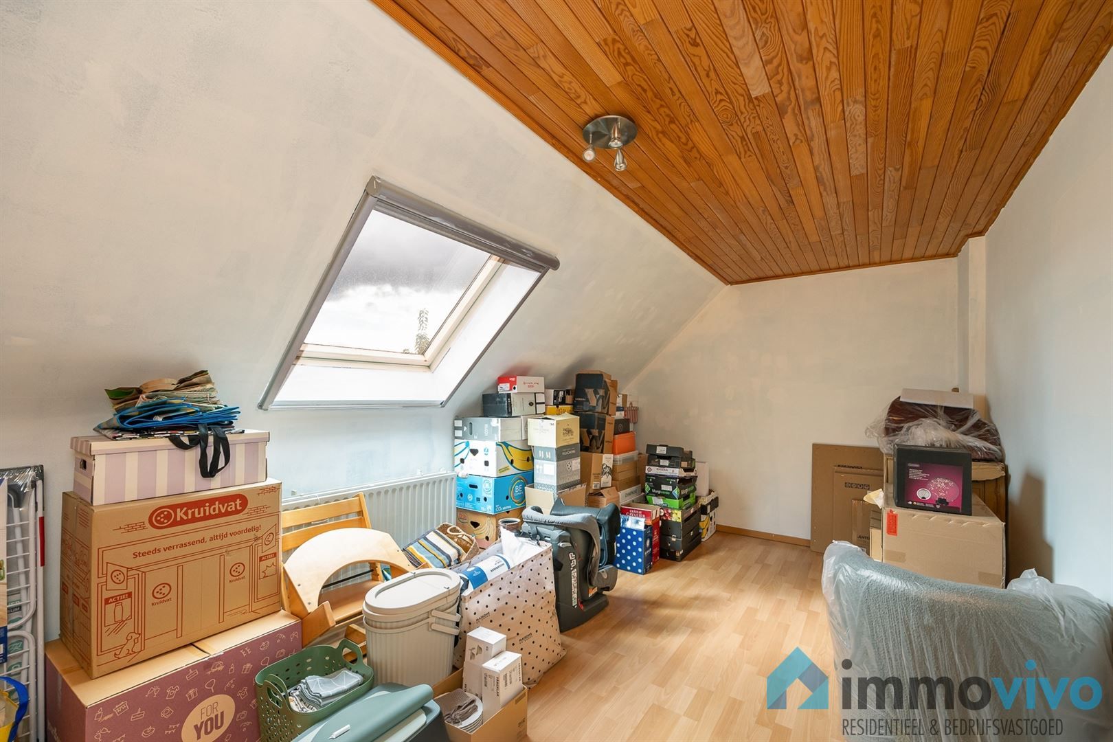 Instapklare woning met vijf slaapkamers en garage foto 14