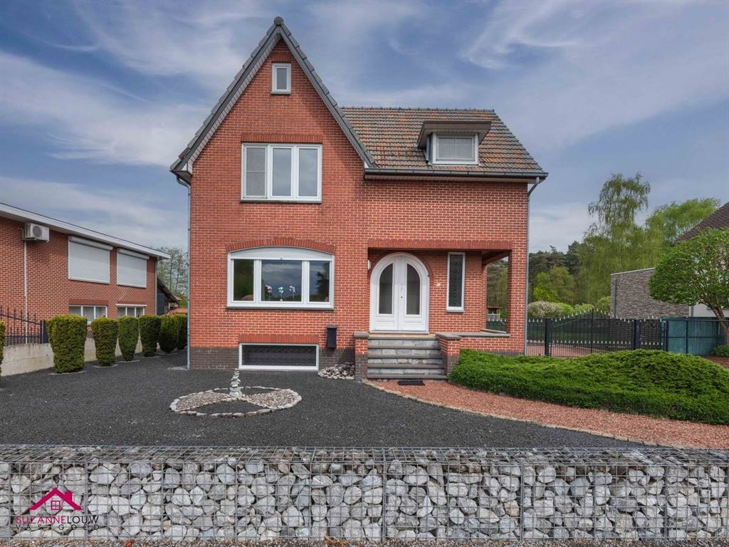 Zeer goed onderhouden vrijstaande woning foto 2