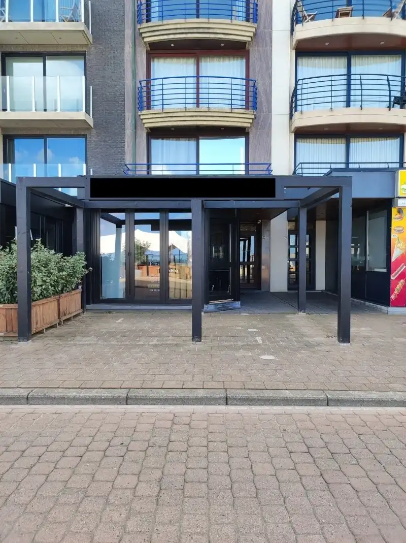 Koksijde - Commerciële handelspand op de Zeedijk foto 2