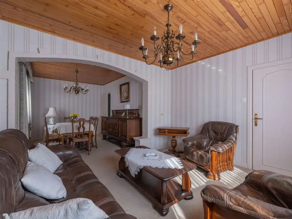 Te renoveren vrijstaande woning foto 12