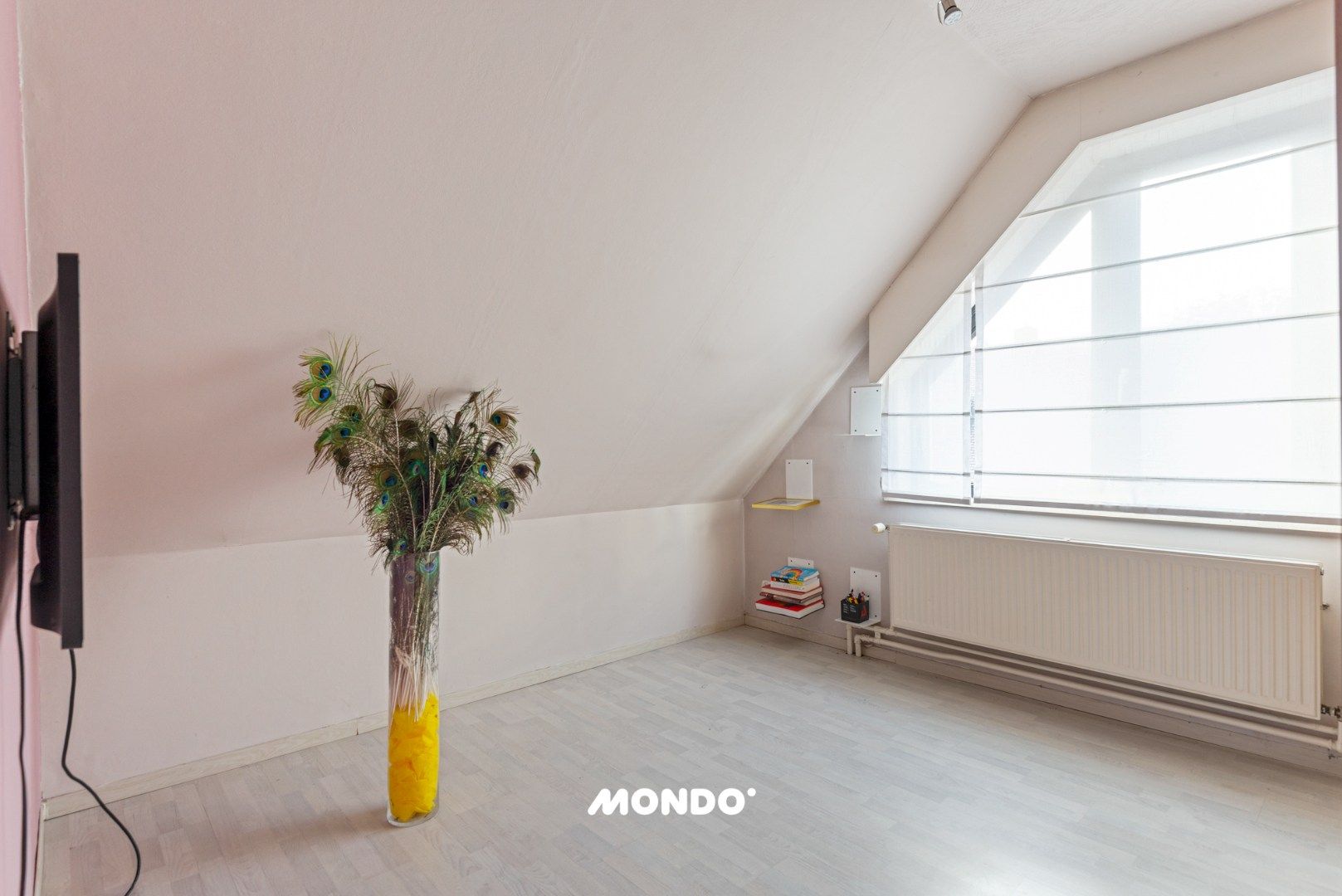 Ruime gezinswoning met 3 slaapkamers en lichtrijke aanbouw in een rustige doodlopende straat! foto 16