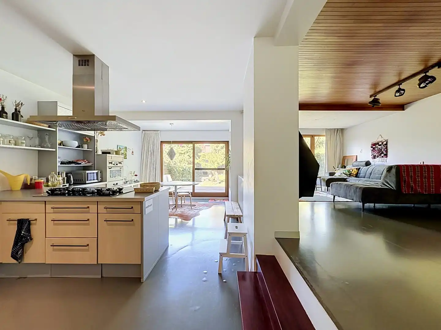 Twee appartementen, drie garages. één toplocatie ! foto 5