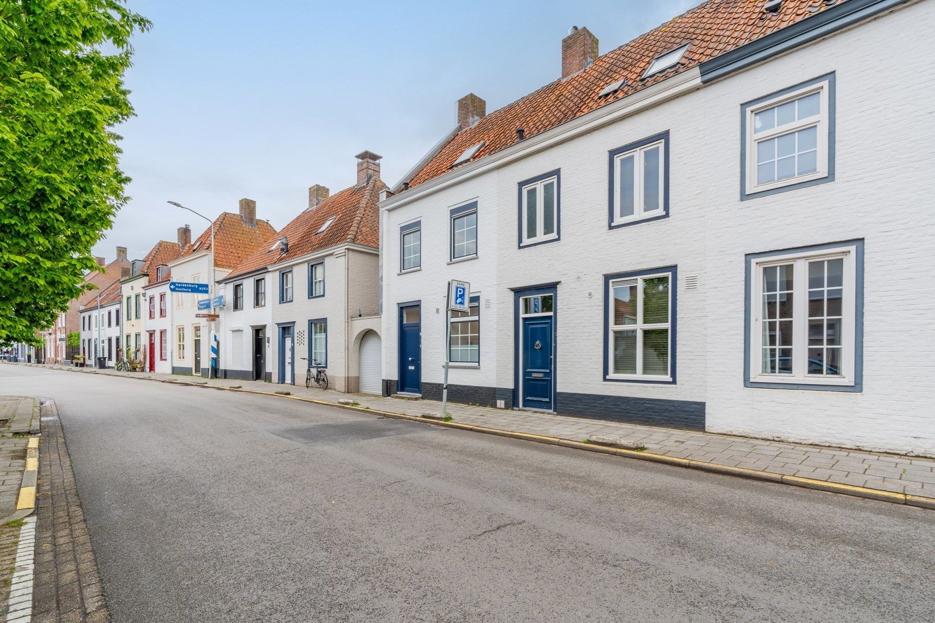 Charmant huis op een mooie locatie te Sluis foto {{pictureIndex}}