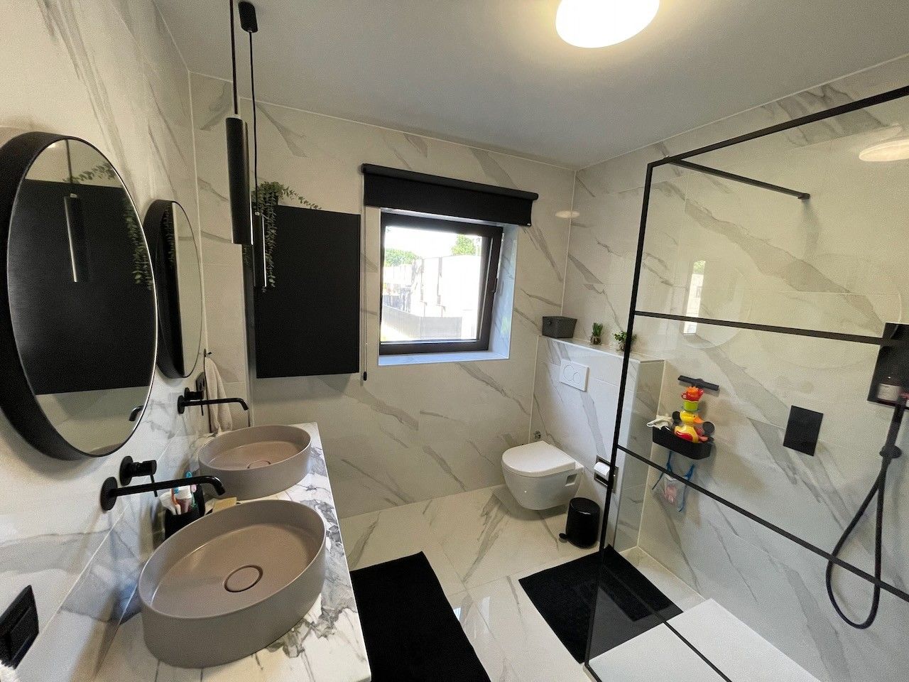 Genk - Bret, Atheneumstraat 40: Stijlvolle, energiezuinige woning met 3 slaapkamers, carport, tuin,... rustig gelegen in het groen op een top-locatie! foto 13