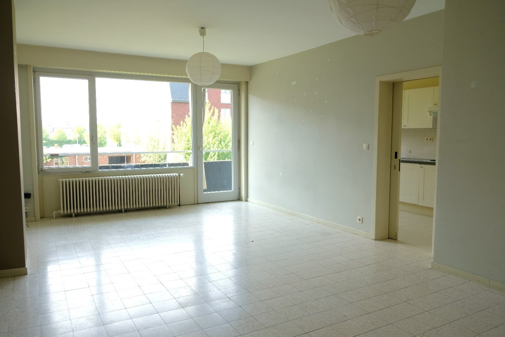 Centraal gelegen appartement met 2 slaapkamers foto 6