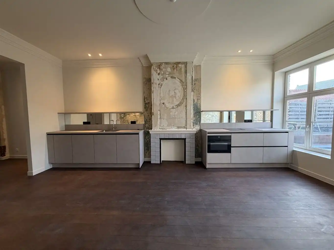 Gezellig, doch ruim appartement op de eerste verdieping met 2 slaapkamers, ruim terras en optioneel een staanplaats, gelegen in het centrum van Maaseik. foto 5