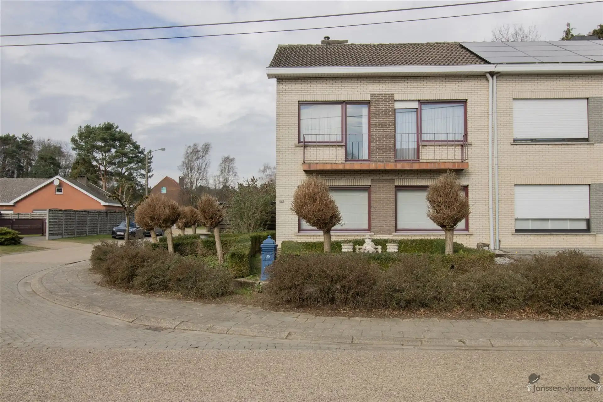 Ruime te renoveren HOB op 522 m² met 3 slaapkamers en ruime zolder met mogelijkheden foto 2
