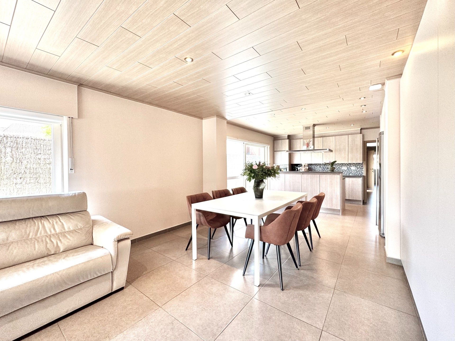 HOB met BIJGEBOUW en uitweg achteraan op 416 m² foto 12