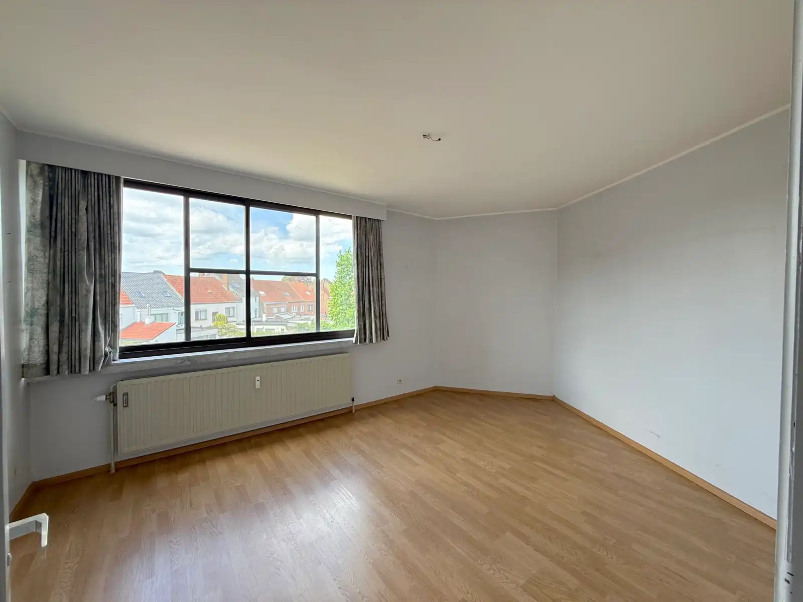 Ruim appartement met 3 slpks in centrum Sint-Kruis foto 20