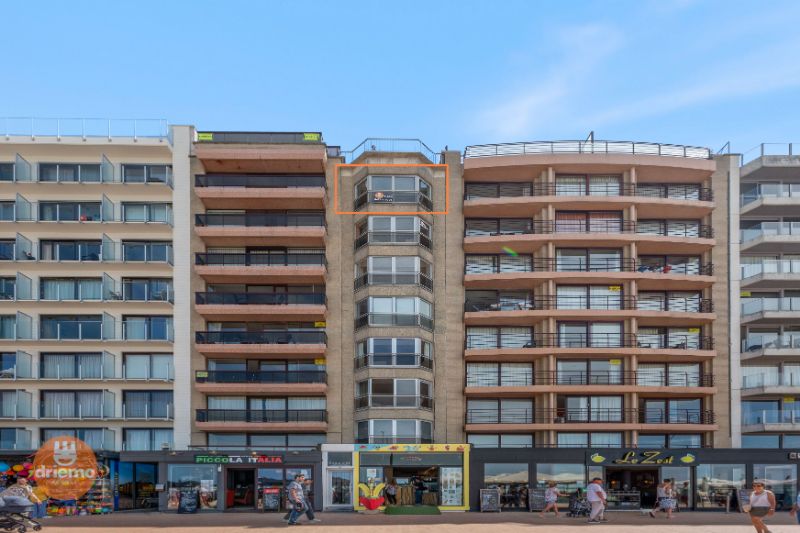 STIJLVOL EN HOOGWAARDIG AFGEWERKT APPARTEMENT CENTRAAL OP DE ZEEDIJK foto 5