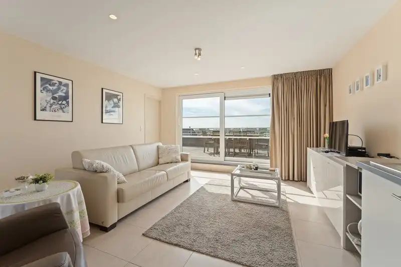 RECENT  EN CENTRAAL GELEGEN PENTHOUSE APPARTEMENT  MET  2 SLAAPKAMERS TE KOOP foto 2