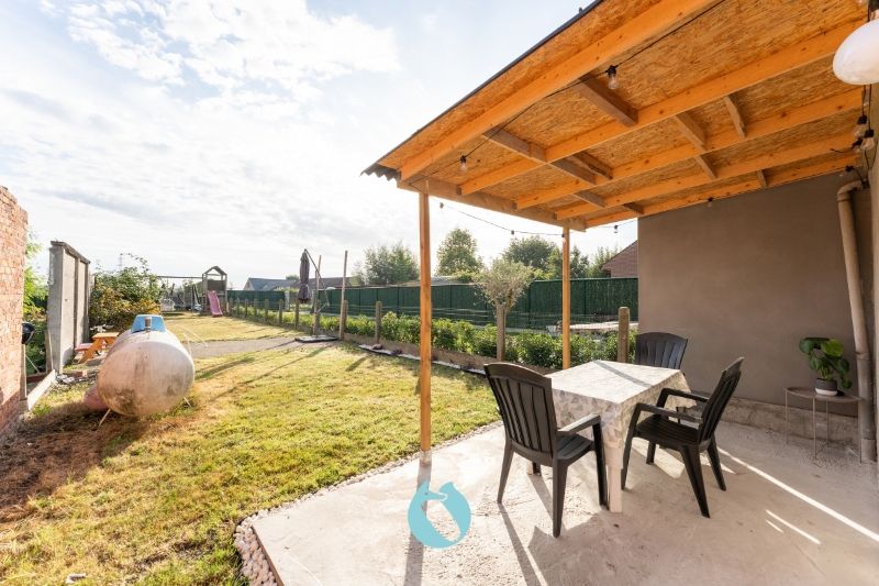 Rustig gelegen starterswoning met grote tuin foto 16