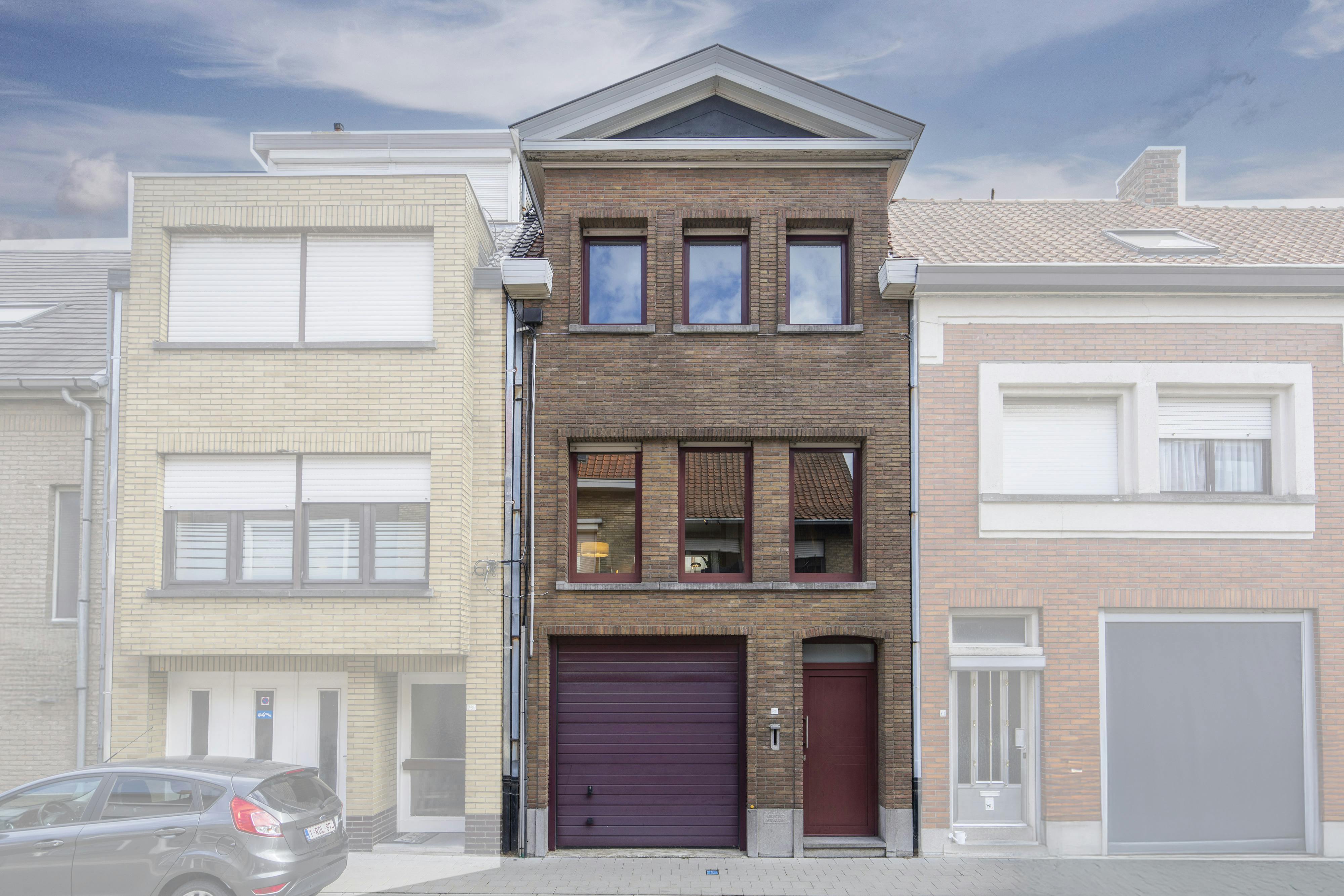 Leuke instapklare bel-etage woning te koop in Wevelgem! foto 2