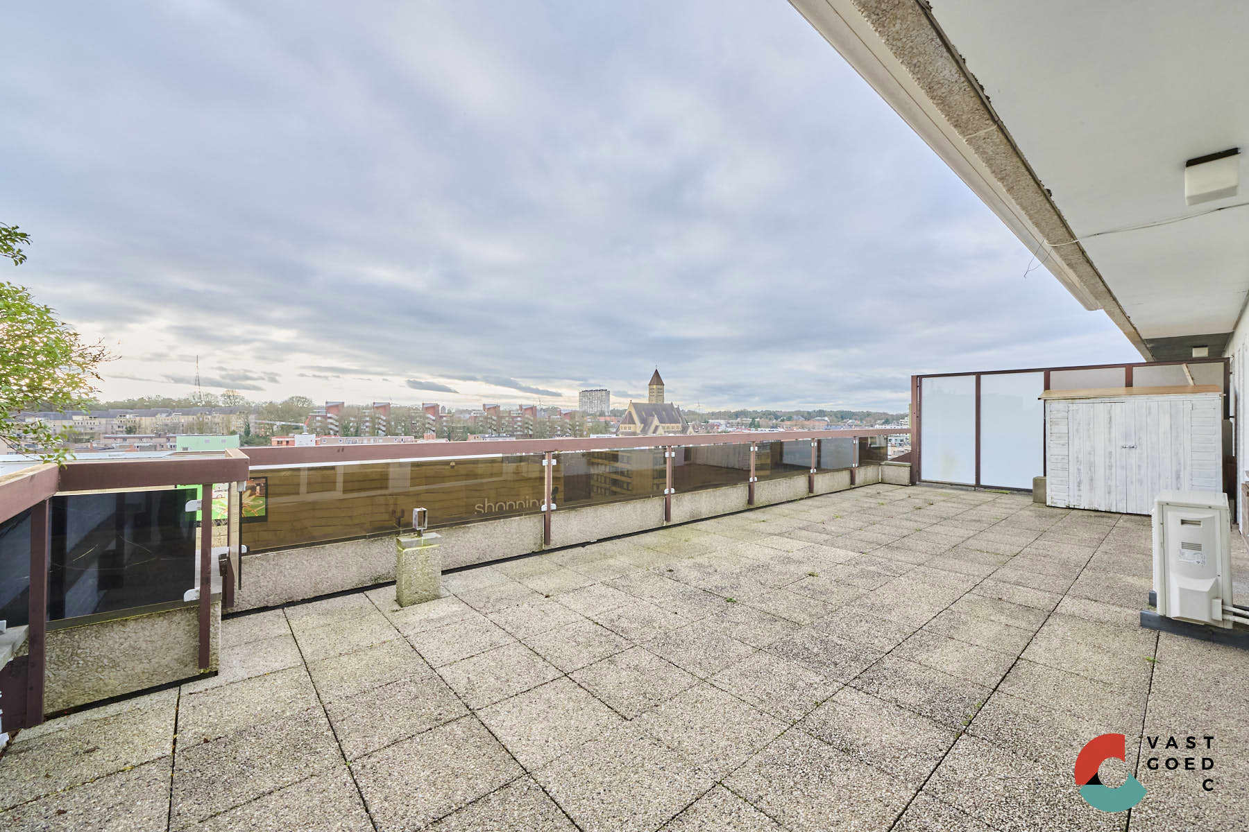 Prachtig dakappartement in Genk met ruim zonneterras foto 19