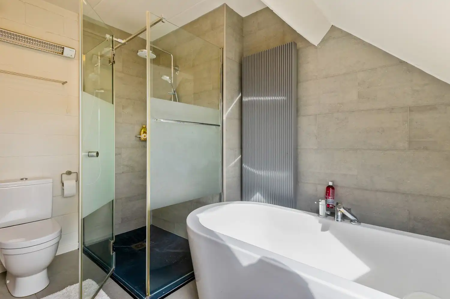 Super gezellige woning met prachtige ruime tuin en 3 slaapkamers te Hoevenen! foto 21