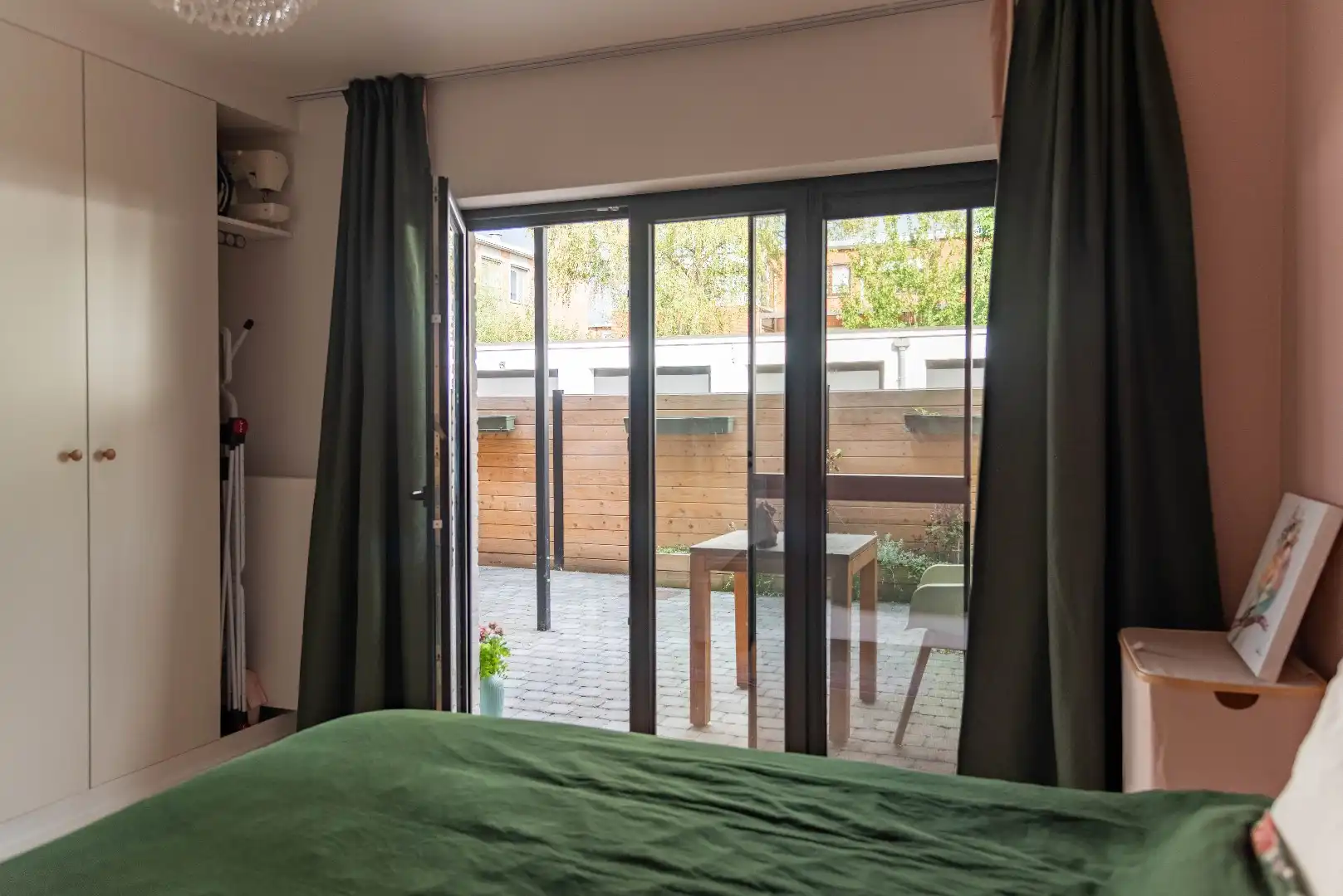 Luxueus en energiezuinig gelijkvloers met 2 slk, tuin én terras foto 10