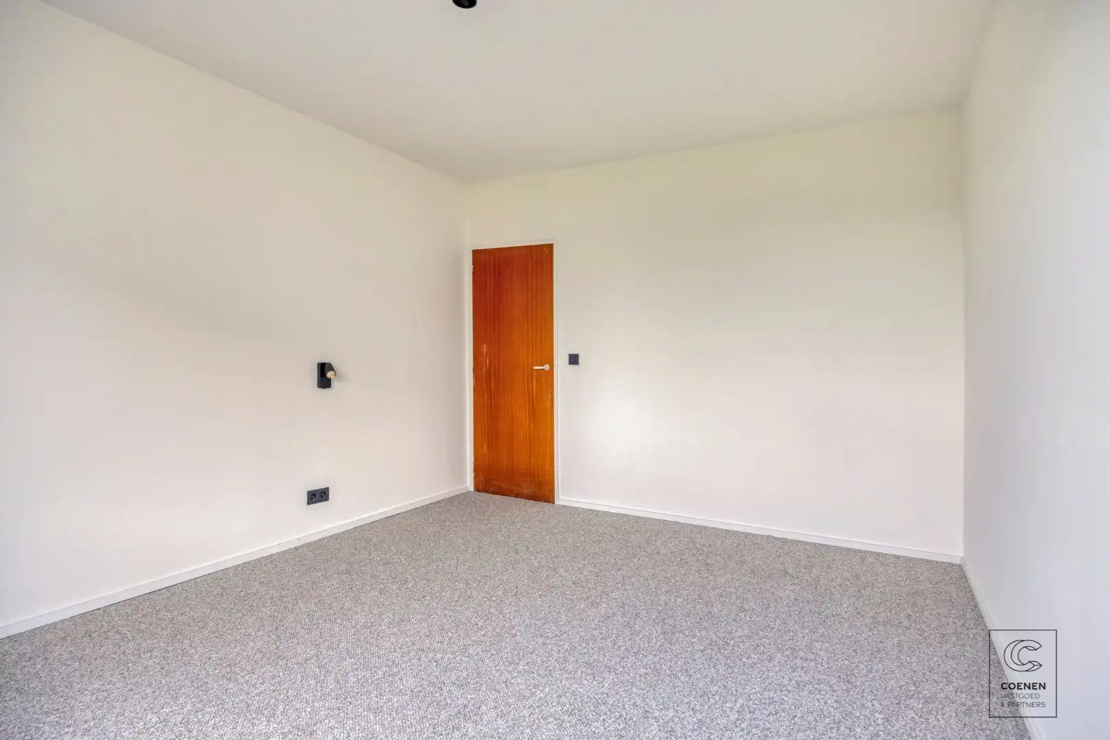 Volledig gerenoveerd appartement op toplocatie te Linkeroever  foto 10