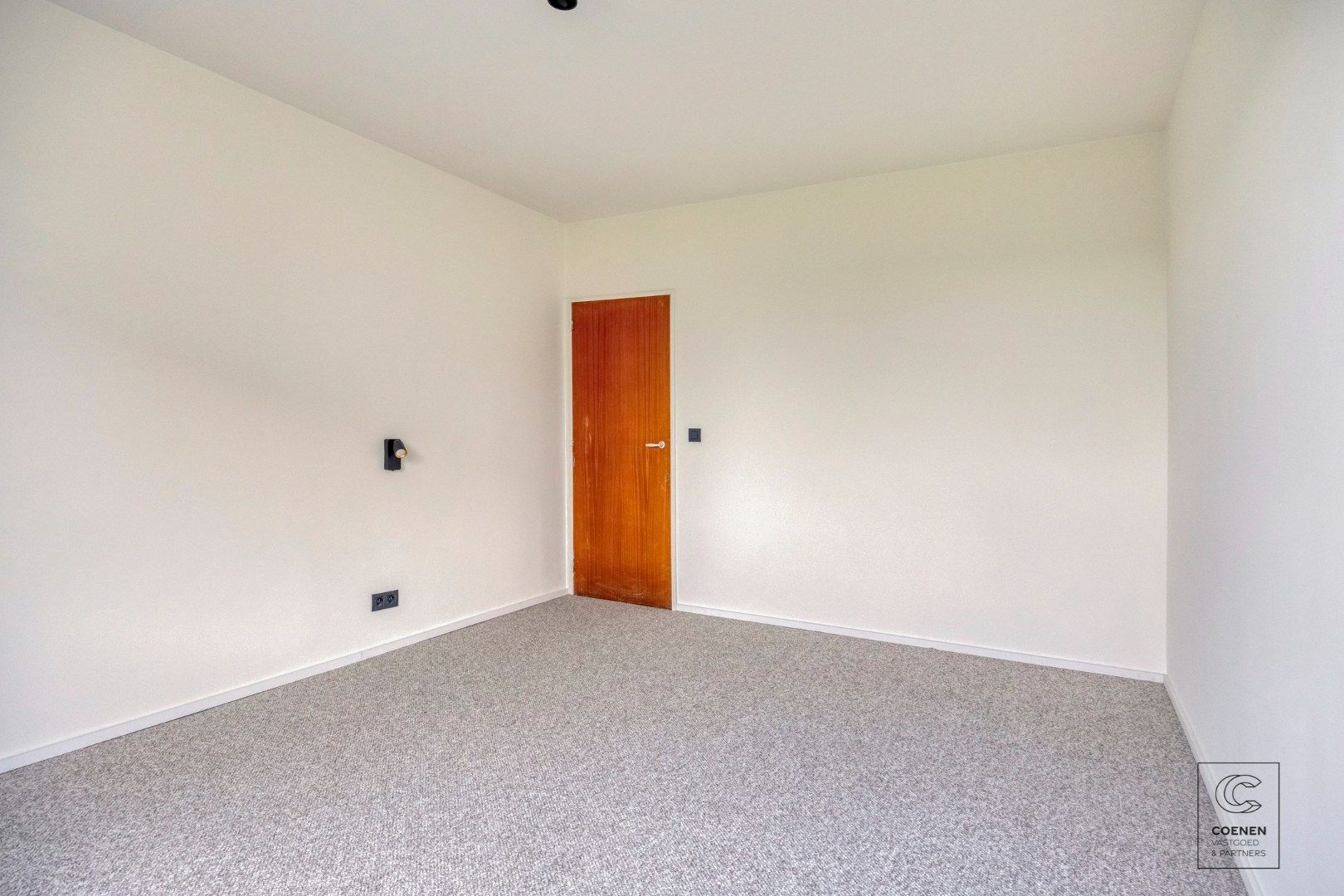 Volledig gerenoveerd appartement op toplocatie te Linkeroever  foto 10