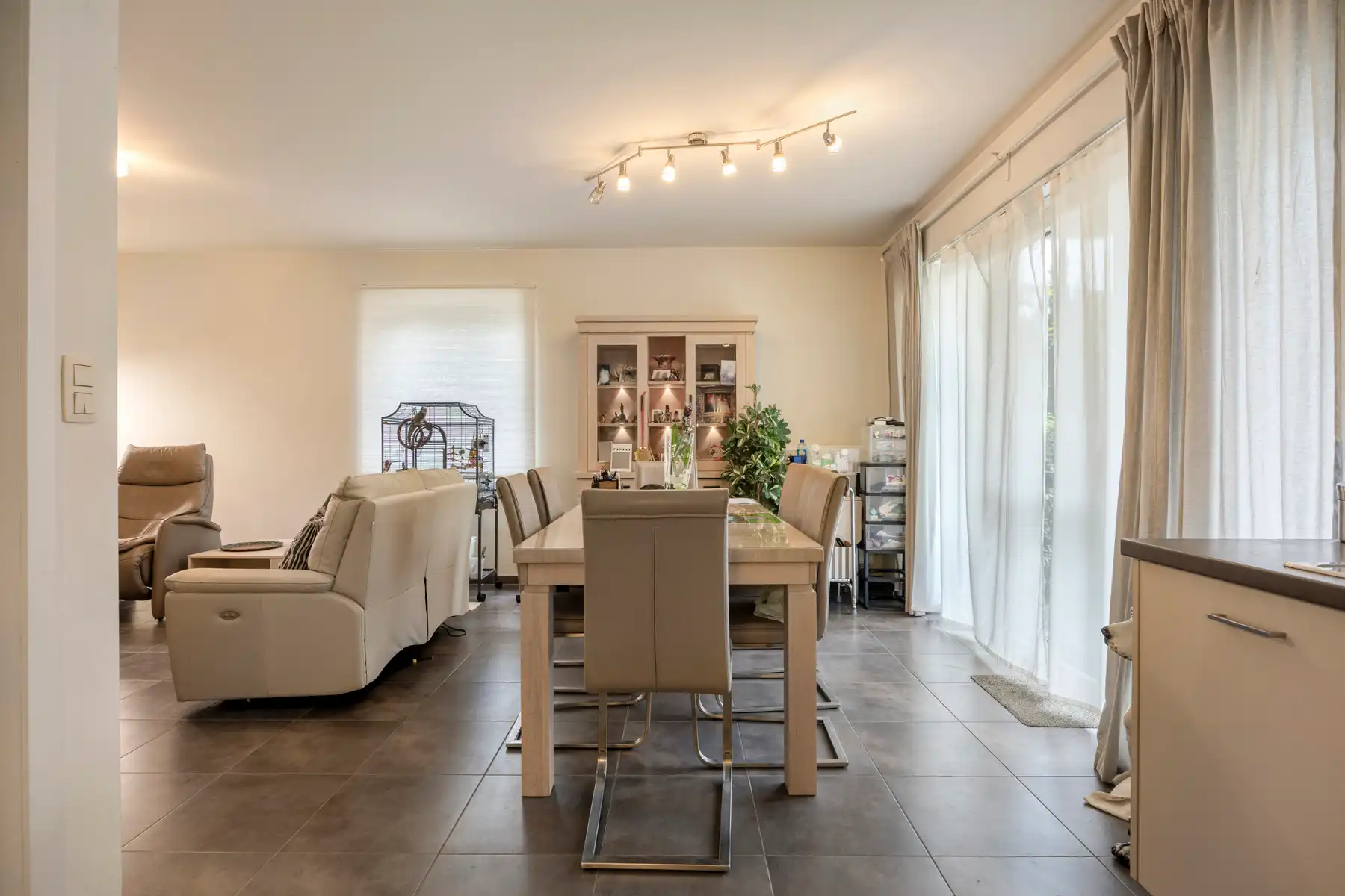 Gunstig gelijkvloers-appartement met tuin, 2 slpks en garage foto 5