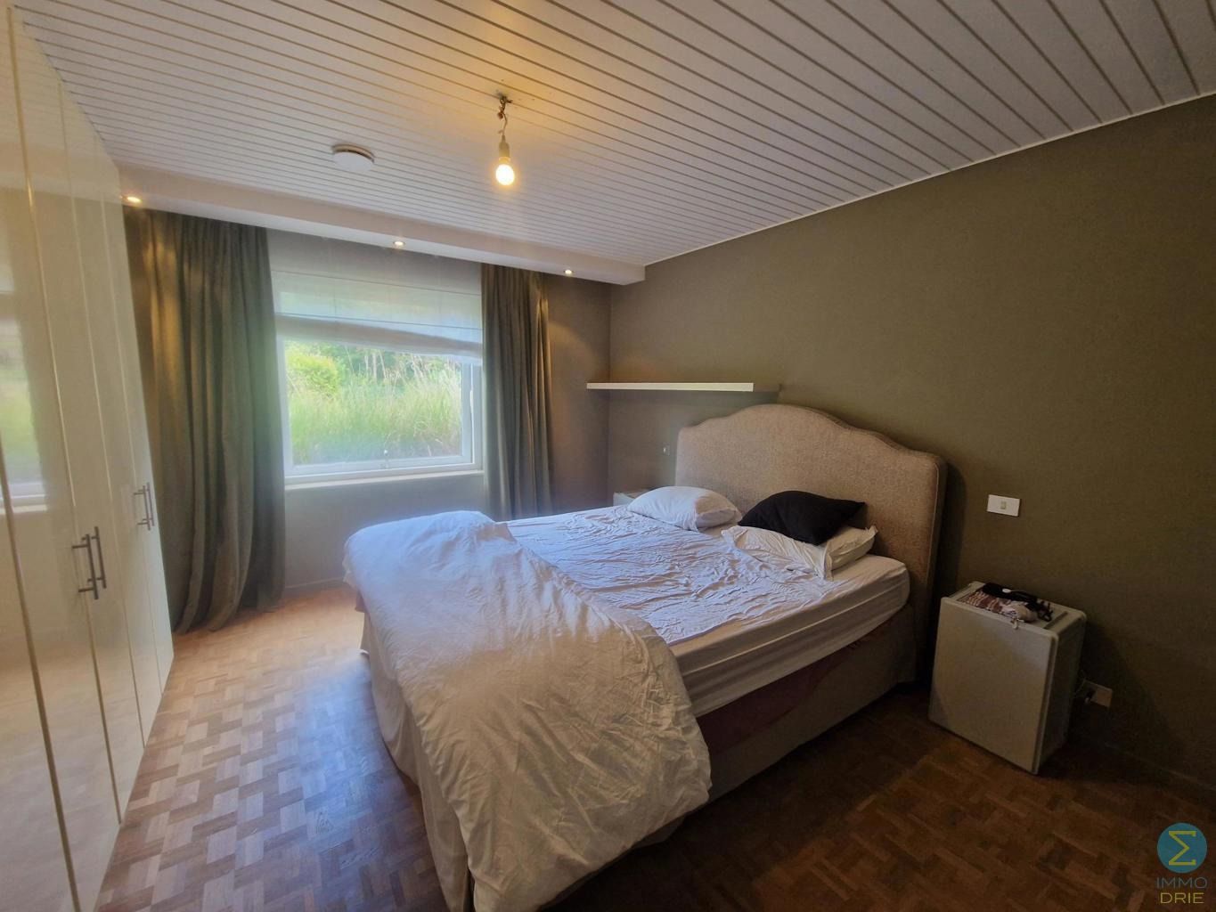 Vrijstaande woning van 340m². foto 11